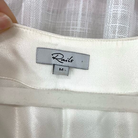 Rails Womens Nala Short Sleeve Top Blouse Size M Ivory V-Neck Shiny Satin Basic - Picture 5 of 11